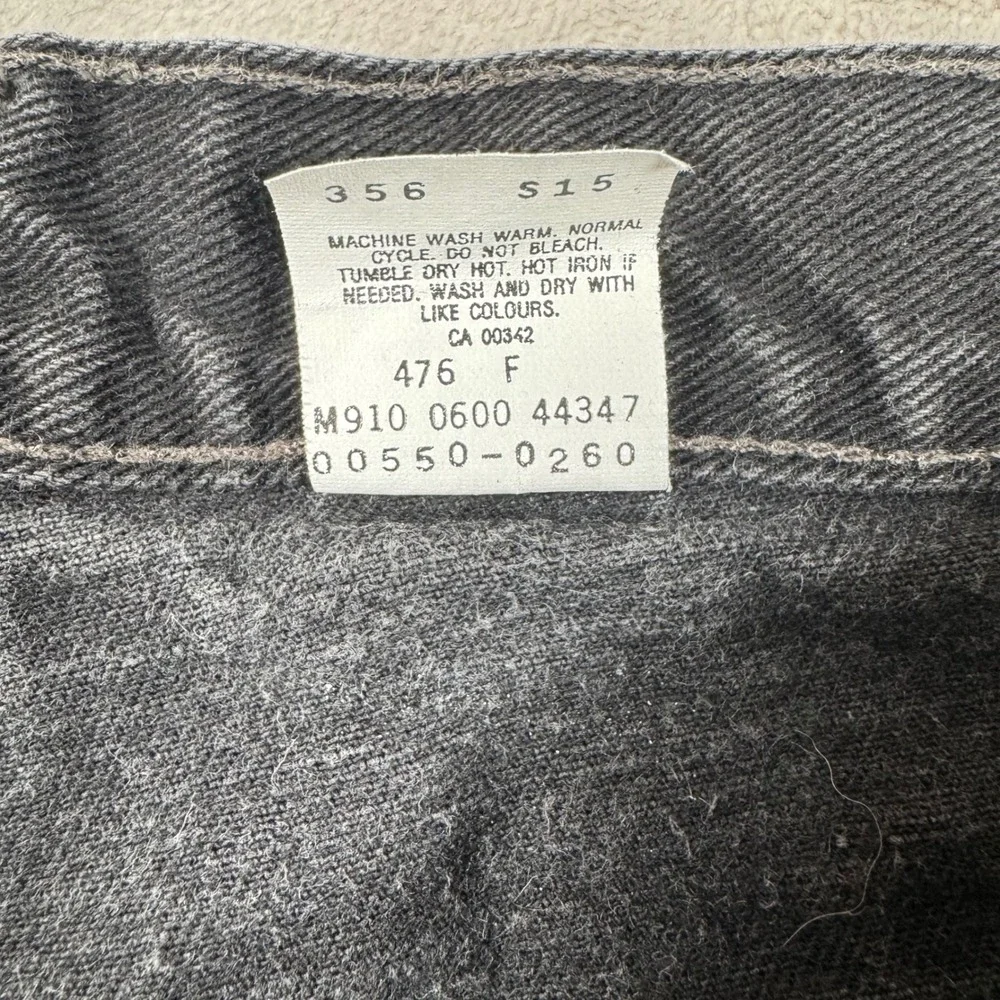 Vintage Levi's 550 Relaxed Fit Jeans Men 36x30 Black Tapered Leg Denim Y2K Hole*
